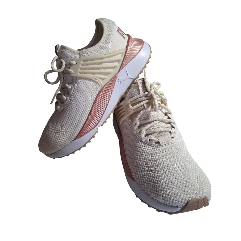 PUMA Women's size 8 Pacer Future Lux Athletic‎ Loungewear Comfort Prep Sneakers